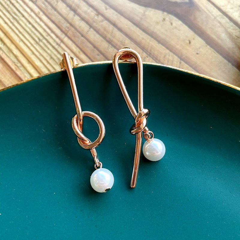 PICKMEORDIE Modern Art Nouveau Design Elegant Asymmetrical Twisting Knotted Silver Rose Gold Plated Earrings - Earrings & Clip-ons - Silver Silver