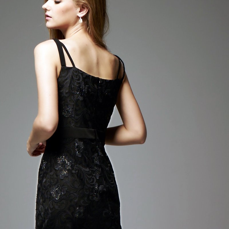 黑色雙肩帶合身中長版洋裝 - 洋裝/連身裙 - 聚酯纖維 黑色