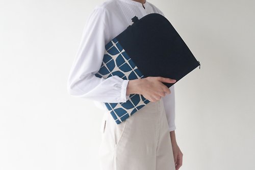 14-inch laptop bag-printed dark green - Shop chung-bag Laptop Bags - Pinkoi