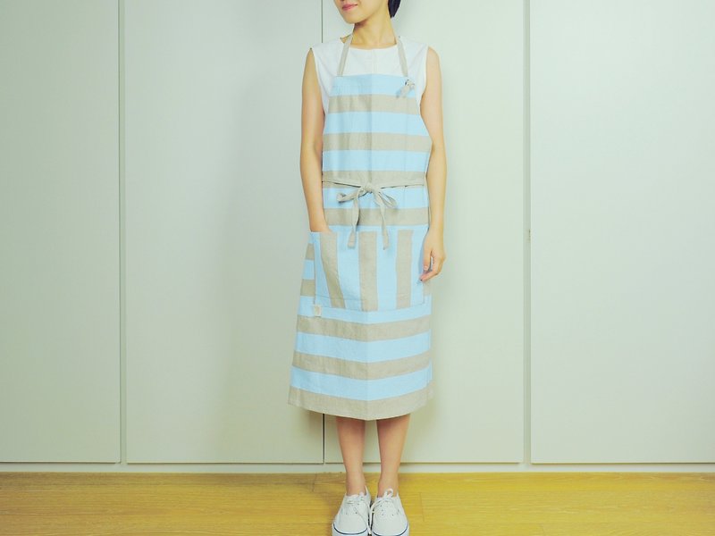 Reduced handprint cotton and linen apron adult version water blue - ผ้ากันเปื้อน - ผ้าฝ้าย/ผ้าลินิน สีน้ำเงิน