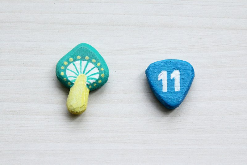 The Stone umbrella of Taiwan 11 is a set of mint green mushroom magnets - Magnets - Wood Green
