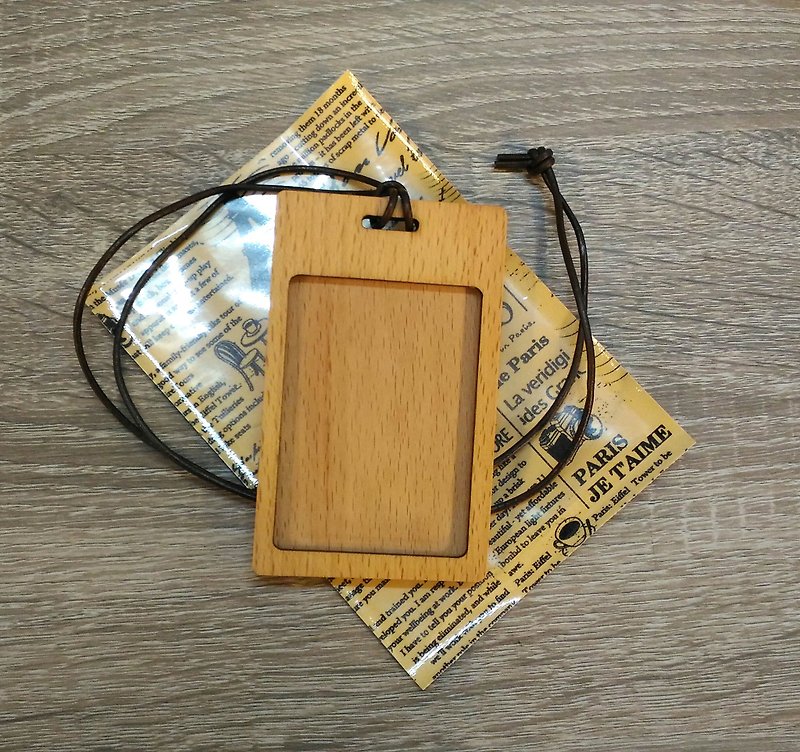 Beech card holder - ที่ใส่บัตรคล้องคอ - ไม้ 