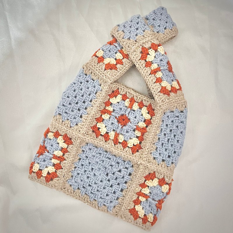 Granny bag crochet granny patchwork crochet bag hand bag small bag totebag woven bag - กระเป๋าถือ - ผ้าฝ้าย/ผ้าลินิน หลากหลายสี