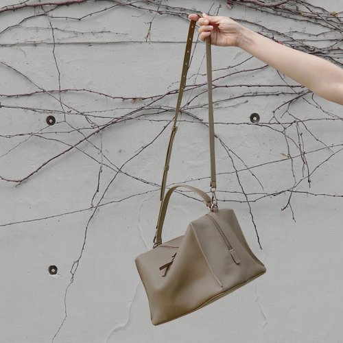 Valley Hobo Bag-Cumulus Grey - Shop dtbbag Messenger Bags & Sling Bags -  Pinkoi