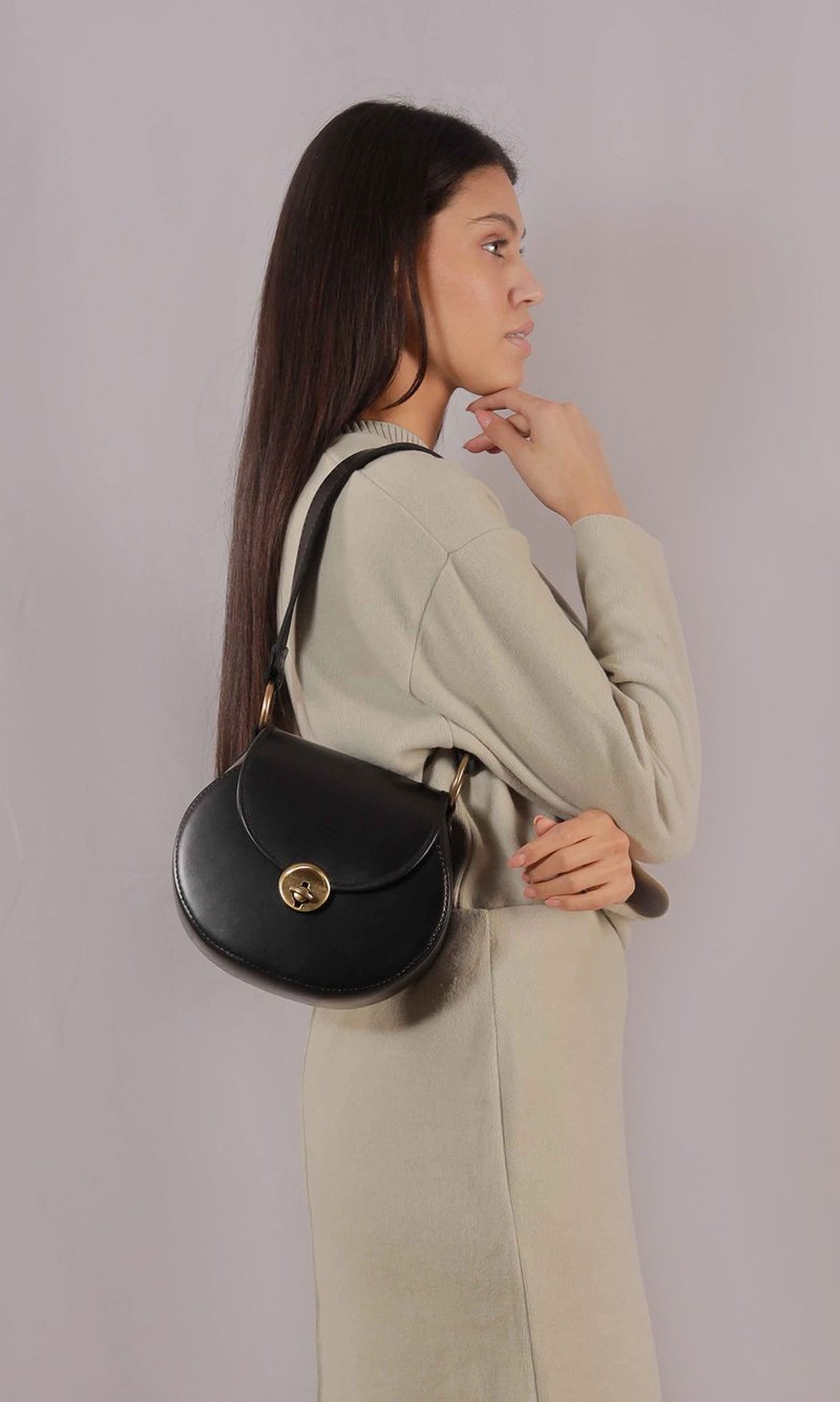 INES vintage cowhide underarm bag black - กระเป๋าแมสเซนเจอร์ - หนังแท้ สีดำ