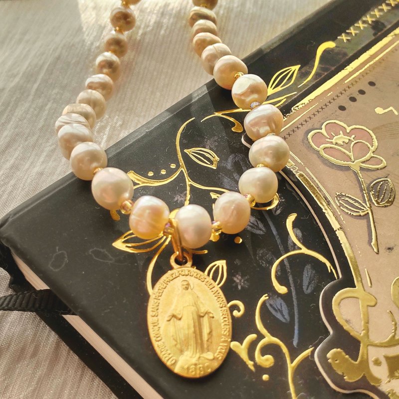 Freshwater Pearl Medal Pendant - สร้อยคอ - ไข่มุก สึชมพู