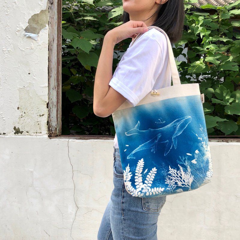 [Handmade blue sun art-blue sea diving] Big-winged whale/shoulder bag - Other - Cotton & Hemp Blue