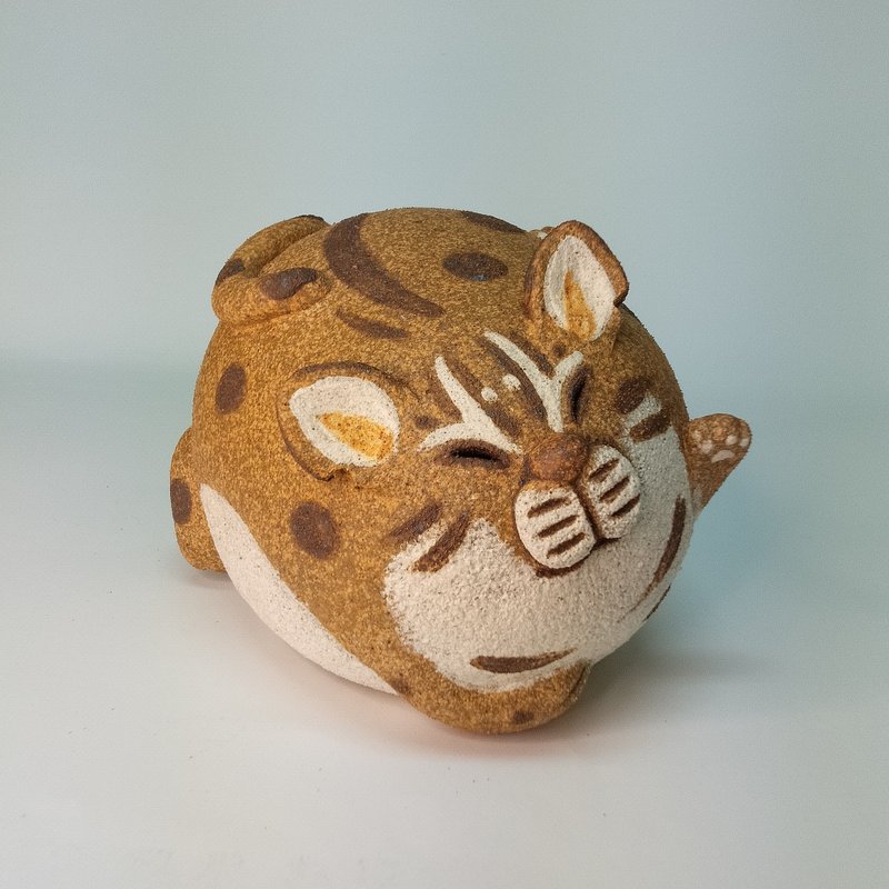 Twist the money cat (squatting)/Ceramics/Original - Items for Display - Pottery 