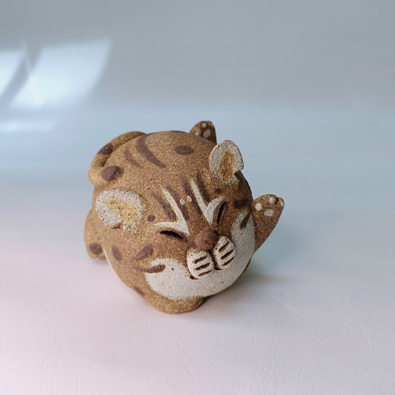 翻轉錢貓(趴)/陶藝品/原創 - 擺飾/家飾品 - 陶 