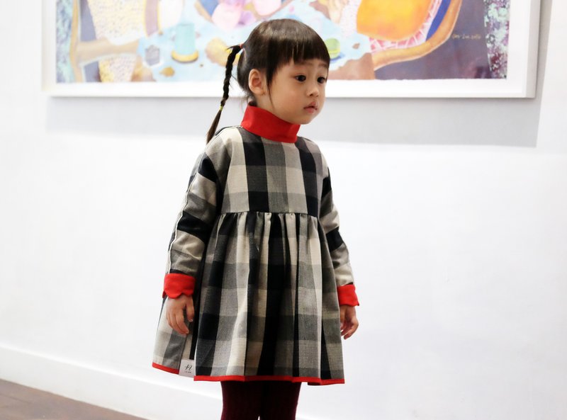 Small Collar Check Sleeve Dress || Children's Wear / Sheep Cotton / Limited Handmade - ชุดเด็ก - ไฟเบอร์อื่นๆ สีเทา