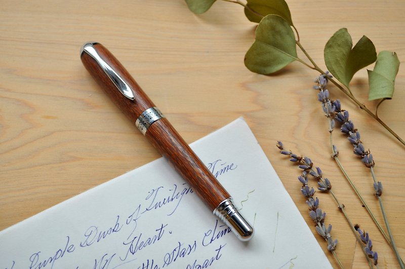 Textured wooden pen Queensland Banksia wood / wood lace / rare wood species - Fountain Pens - Wood Brown