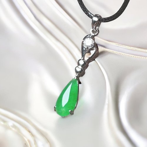 瓔珞珠寶盒 E.L.Jewelry Box 冰種正陽綠翡翠水滴項鍊 18K金鑽石鑲嵌 | 天然緬甸玉翡翠A貨
