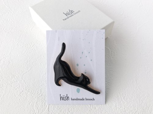 Black cat brooch 2