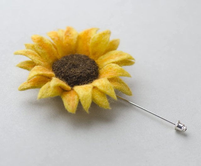 Wool Flower Pin Sunflower Lapel Pin for Suit - Shop NineCarpStudio Brooches  - Pinkoi