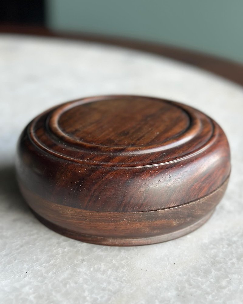 Old mahogany round box - Items for Display - Wood 