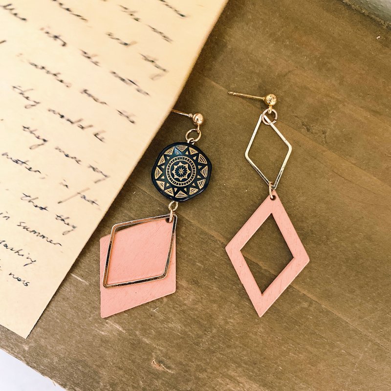 【SaWa Studio】Retro Sweet Diamond Geometric Earrings/ Clip-On - ต่างหู - วัสดุอื่นๆ 