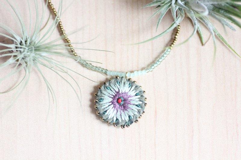 Dragon necklace - fluffy felt motif of green accented by lavender pink - ต่างหู - เส้นใยสังเคราะห์ สีเขียว
