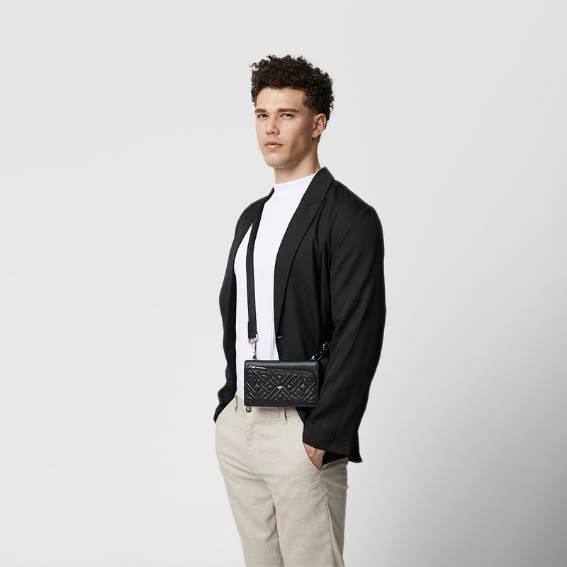 【Complimentary Gift Wrapping Upgrade】Lock 9-Card Universal Phone Pouch - Black / BF527-731-BK - กระเป๋าสตางค์ - หนังแท้ สีดำ