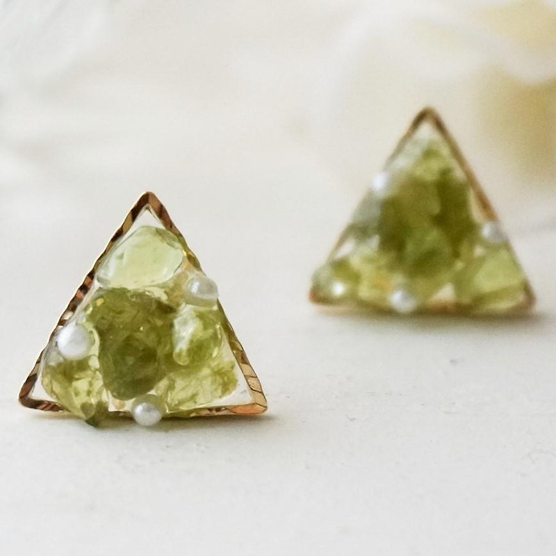 Peridot天然石とパールイヤリング - 耳環/耳夾 - 寶石 綠色