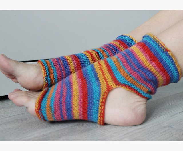 Rainbow yoga socks. Hand knit wool yoga socks - Shop Vanillamuss Socks -  Pinkoi
