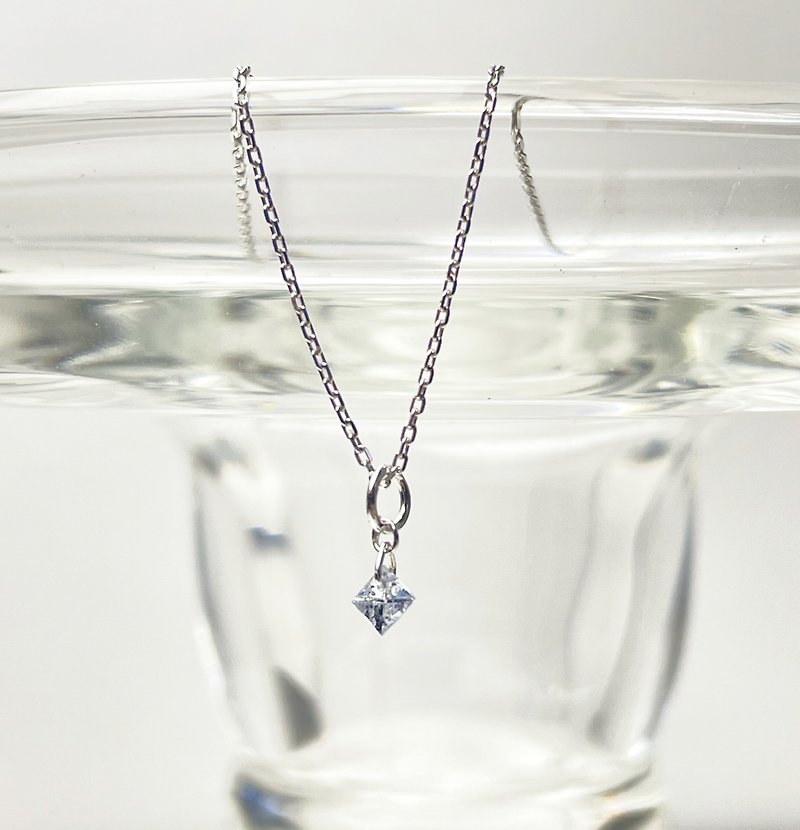 Lumière de Diamant  French Cut Colorless Diamond Pendant Necklace - สร้อยคอ - เพชร สีใส
