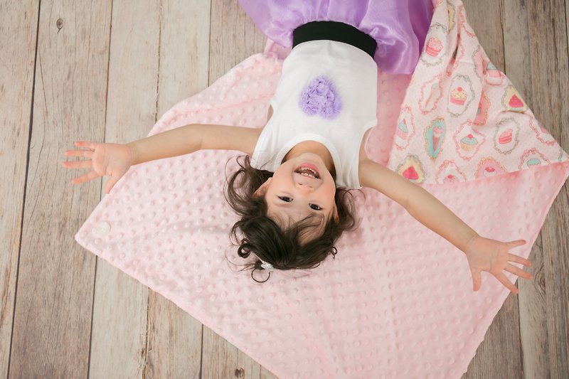 Minky Multi-functional Little Particle Carrying Blanket Baby Blanket Air Conditioner Blanket Pink-Dessert - ผ้าปูที่นอน - ผ้าฝ้าย/ผ้าลินิน สึชมพู