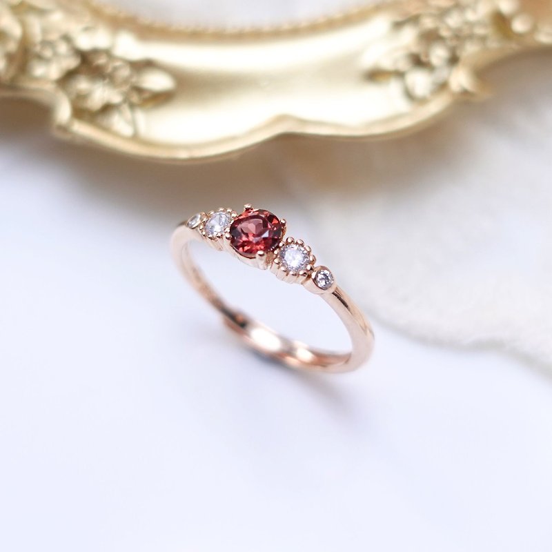 Natural red Stone crystal with clear luster and shining charm red luster blood Stone sterling silver ring - แหวนทั่วไป - เงินแท้ สีแดง