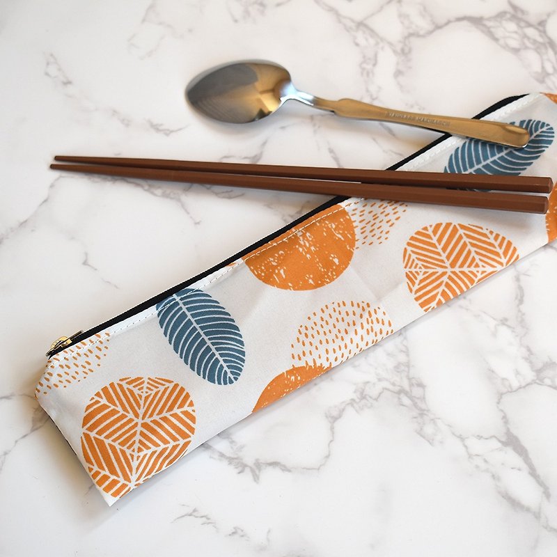 Out-and-out tableware set (chopstick bag + chopsticks + spoon)_Ruoyin Autumn - ช้อนส้อม - ไนลอน สีส้ม