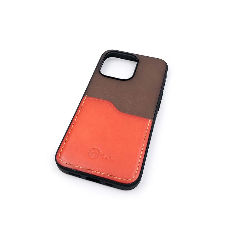 Handmade Vegetable Tanned Leather - iPhone 13 Pro Case (with Card Holder) - เคส/ซองมือถือ - หนังแท้ สีนำ้ตาล