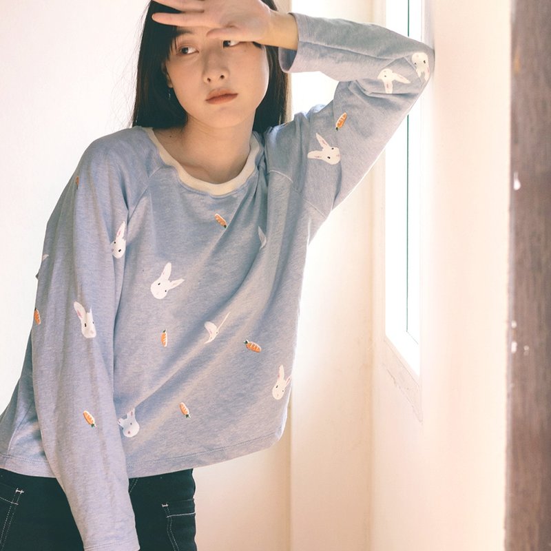 Rabbit Carrot / Long Sleeve Top Sweatshirt / Light Blue - 女裝 T 恤 - 棉．麻 藍色