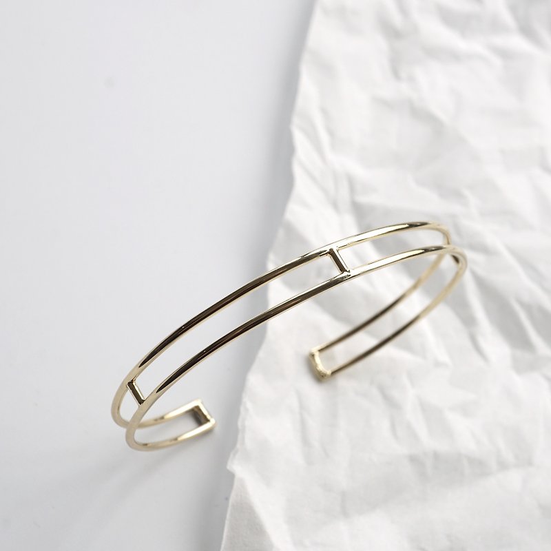 Minimal Silver Wire Bangle - Bracelets - Paper Silver
