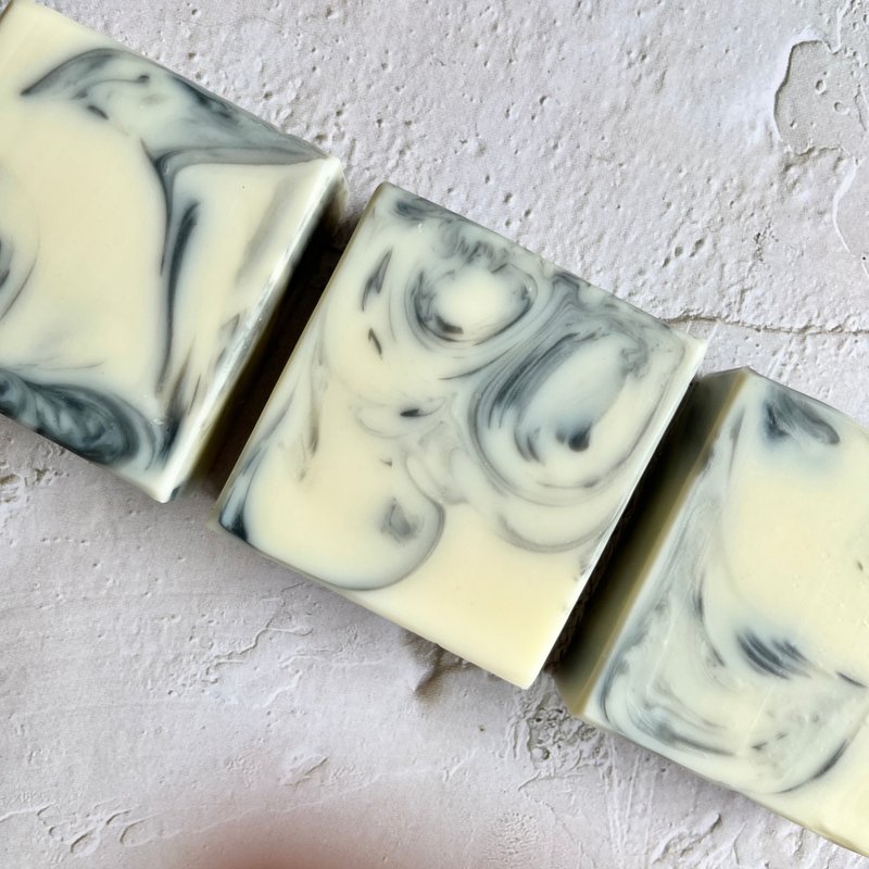 適合乾性肌膚 滋潤沐浴潔面配方 - 肥皂/手工皂 - 其他材質 多色