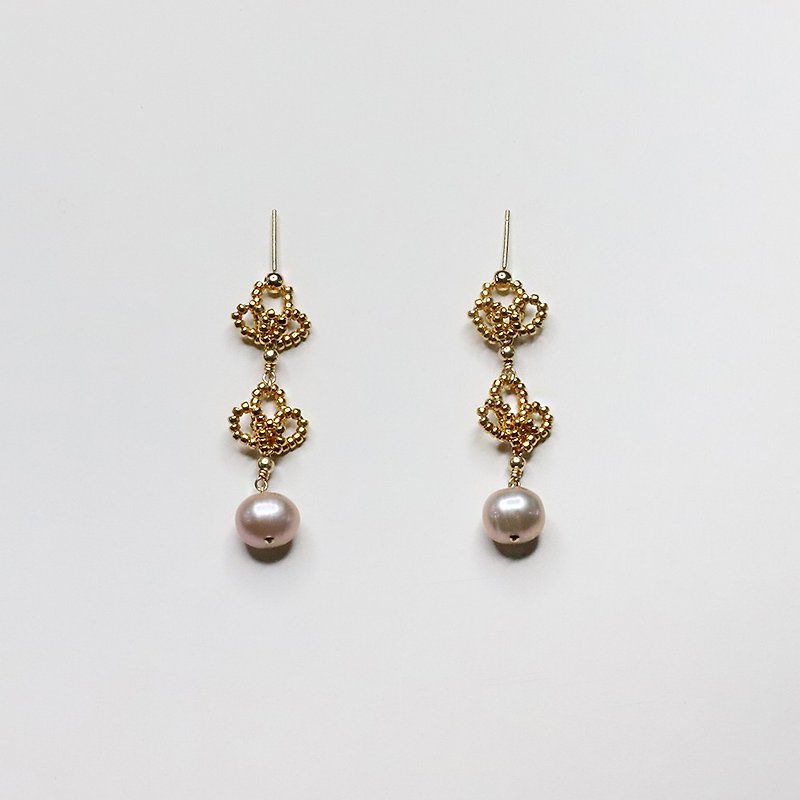 Belle Époque Earring - Earrings & Clip-ons - Pearl Pink