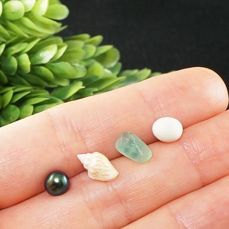 Post Earrings Set of 4 Earring Posts Sea Glass Pearl Shell Pebble Steel Studs - ต่างหู - วัสดุอื่นๆ สีเขียว