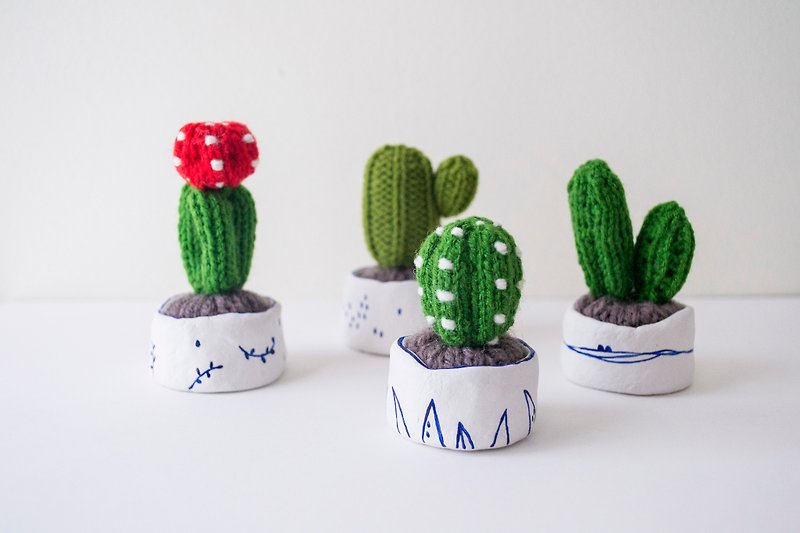 Miniature Knitted Cacti - home decor - ตกแต่งต้นไม้ - วัสดุอื่นๆ หลากหลายสี