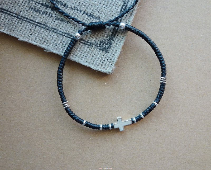 Cross / silk Wax thread / sterling silver / braided bracelet / 925 silver bracelet / - สร้อยข้อมือ - โลหะ สีดำ