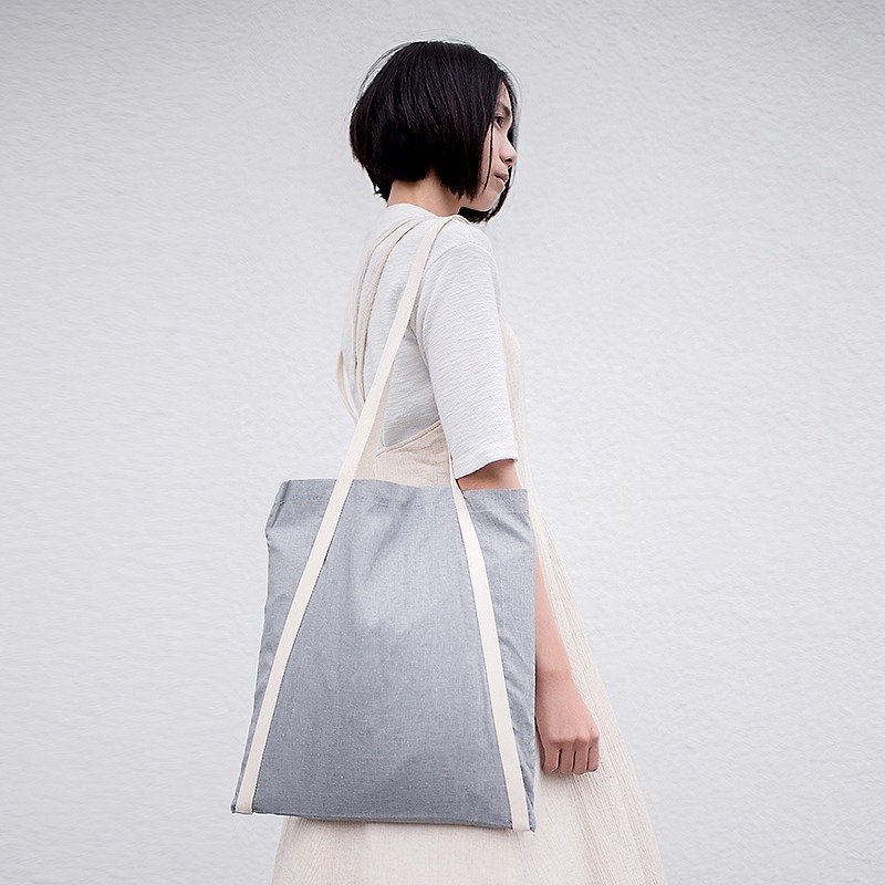 rin ACE TOTE-Grey Embroidered Color Apron Hair A-line Tote Bag - กระเป๋าแมสเซนเจอร์ - ผ้าฝ้าย/ผ้าลินิน สีเทา