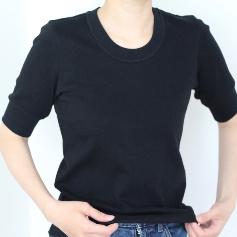 Cuff rib T-shirt for adults stuck to the shape - เสื้อยืดผู้หญิง - ผ้าฝ้าย/ผ้าลินิน สีดำ