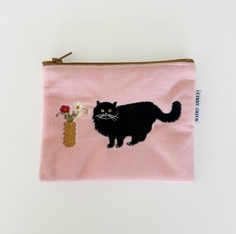 【CINDY CHIEN】Spring is coming Cat embroidered velvet coin purse - Coin Purses - Other Materials 