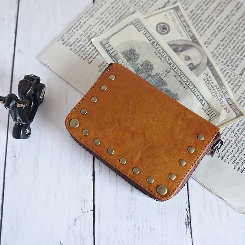 Compact purse of studded leather [Camel] - Coin Purses - Other Materials Brown