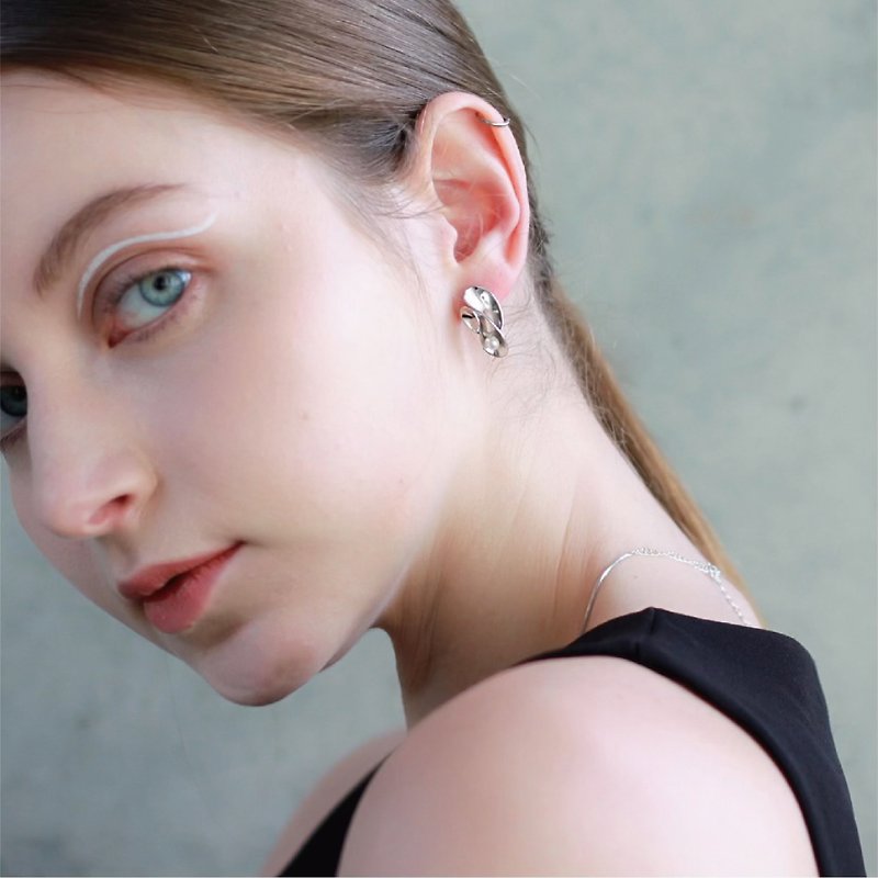 Laputa light dot earrings (Silver) - Earrings & Clip-ons - Sterling Silver Silver