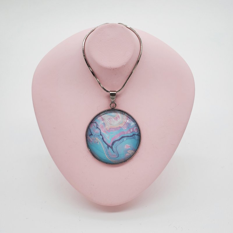 Fluid Painting Necklace - Cherry Blossoms in Spring - สร้อยคอ - โลหะ หลากหลายสี