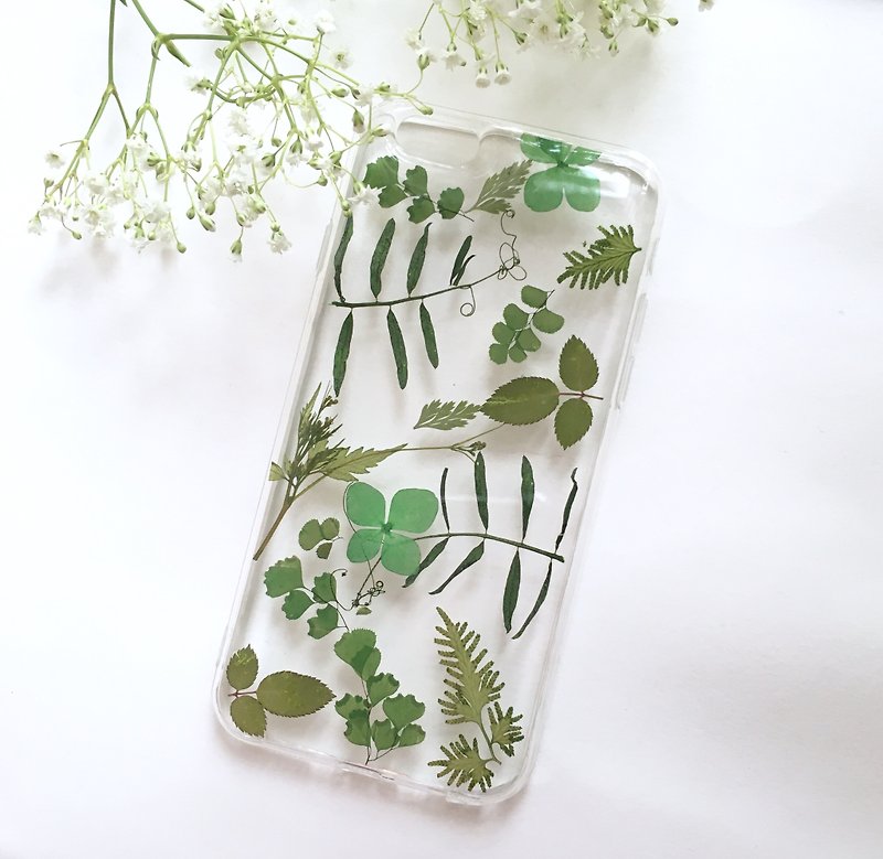 Greenery :: pressed flowers phone case - เคส/ซองมือถือ - ซิลิคอน สีเขียว