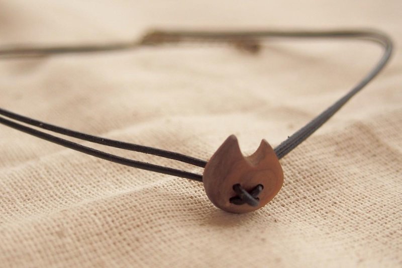 cat's nose choker - Necklaces - Wood Brown