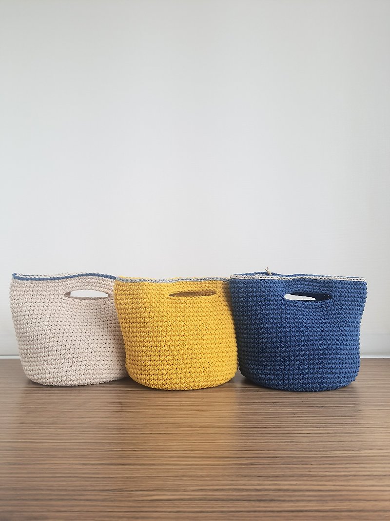 crochet small bag - กระเป๋าถือ - ผ้าฝ้าย/ผ้าลินิน ขาว