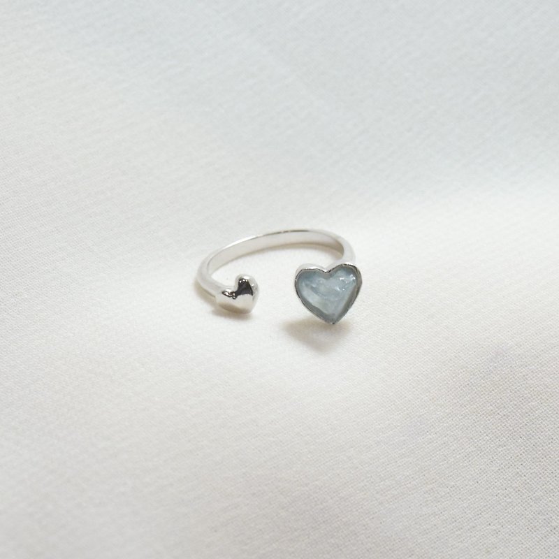 Double miniheart ring - 戒指 - 其他材質 銀色