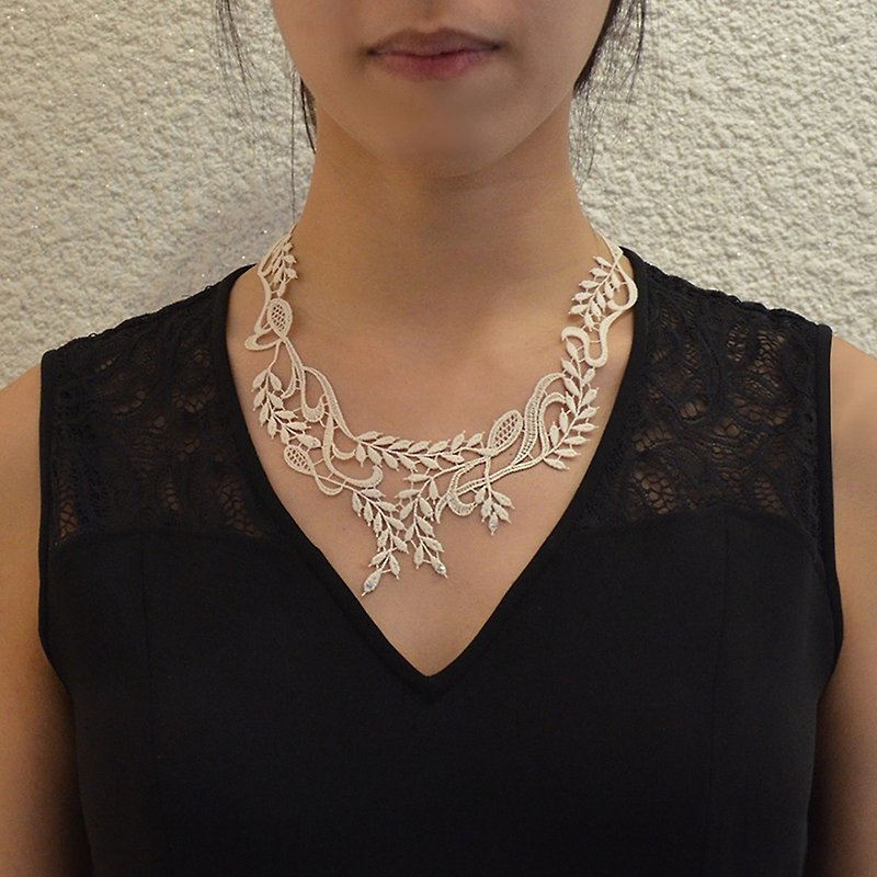 優雅麥穗刺繡項鍊&耳環-2件組 - 項鍊 - 繡線 白色