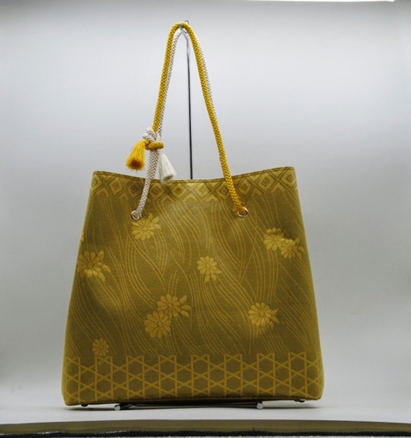 帯で作った巾着みたいなトートバッグ - 手提包/手提袋 - 絲．絹 金色