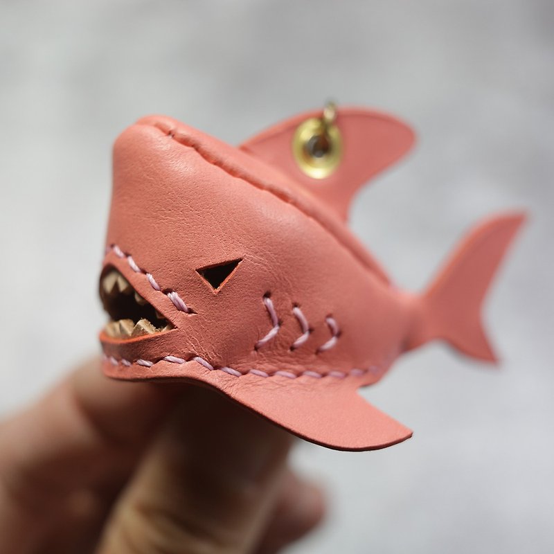 純手工製 迷你 粉紅色 鯊魚 粉鯊 鑰匙圈 shark Key holder - 鑰匙圈/鑰匙包 - 真皮 粉紅色