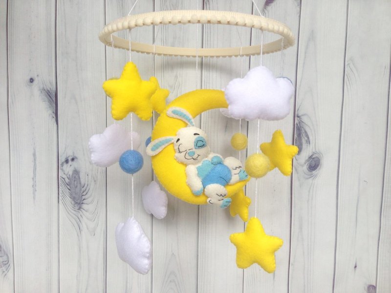 Rabbit Baby Boy Mobile, Felt Bunny Nursery Decor, Crib Mobile Hare, Star, Cloud - ของเล่นเด็ก - วัสดุอีโค สีน้ำเงิน